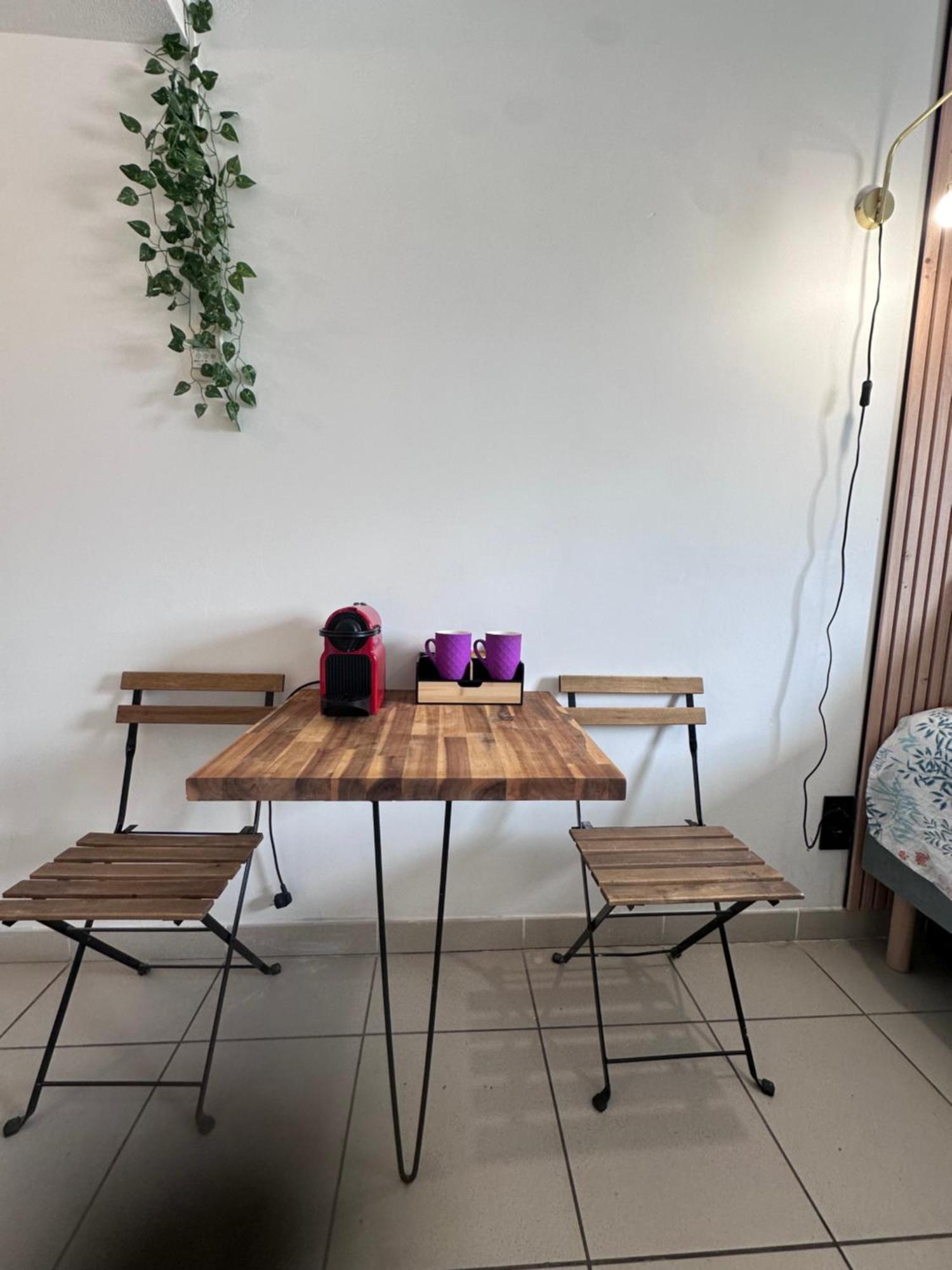 Charmant Studio Le Clos D'Aix Parking Prive Gratuit Et Piscine Aix-en-Provence Luaran gambar