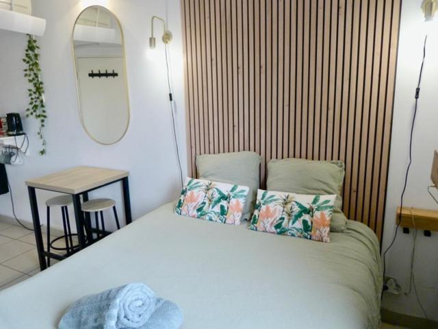 Charmant Studio Le Clos D'Aix Parking Prive Gratuit Et Piscine Aix-en-Provence Luaran gambar