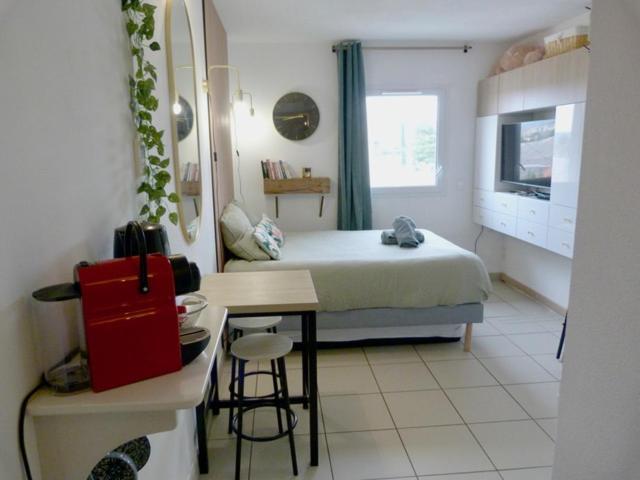 Charmant Studio Le Clos D'Aix Parking Prive Gratuit Et Piscine Aix-en-Provence Luaran gambar